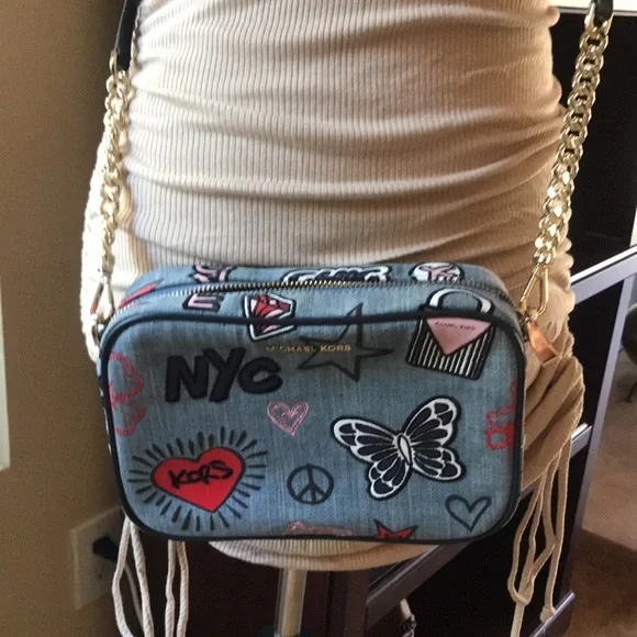MICHAEL KORS 🔥🔥Ginny Med Embroidered Denim Crossbody - Picture 2 of 7